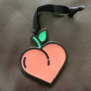 🍑NEW! 3” Peach emoji heart ornament.🍑